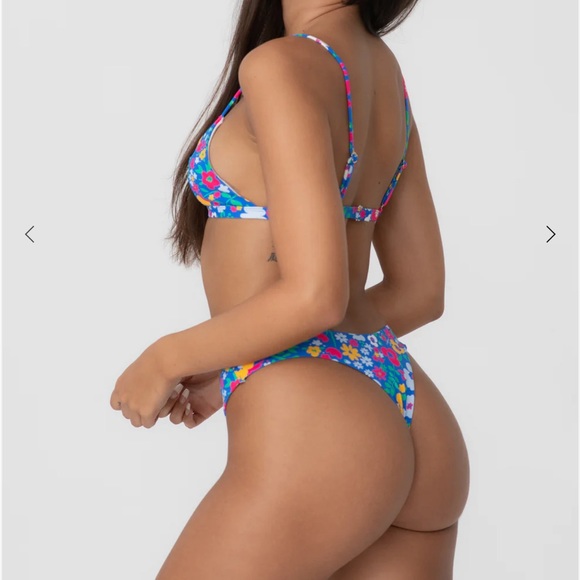 Bright swimwear Bali Bottom size Small - Picture 2 of 7